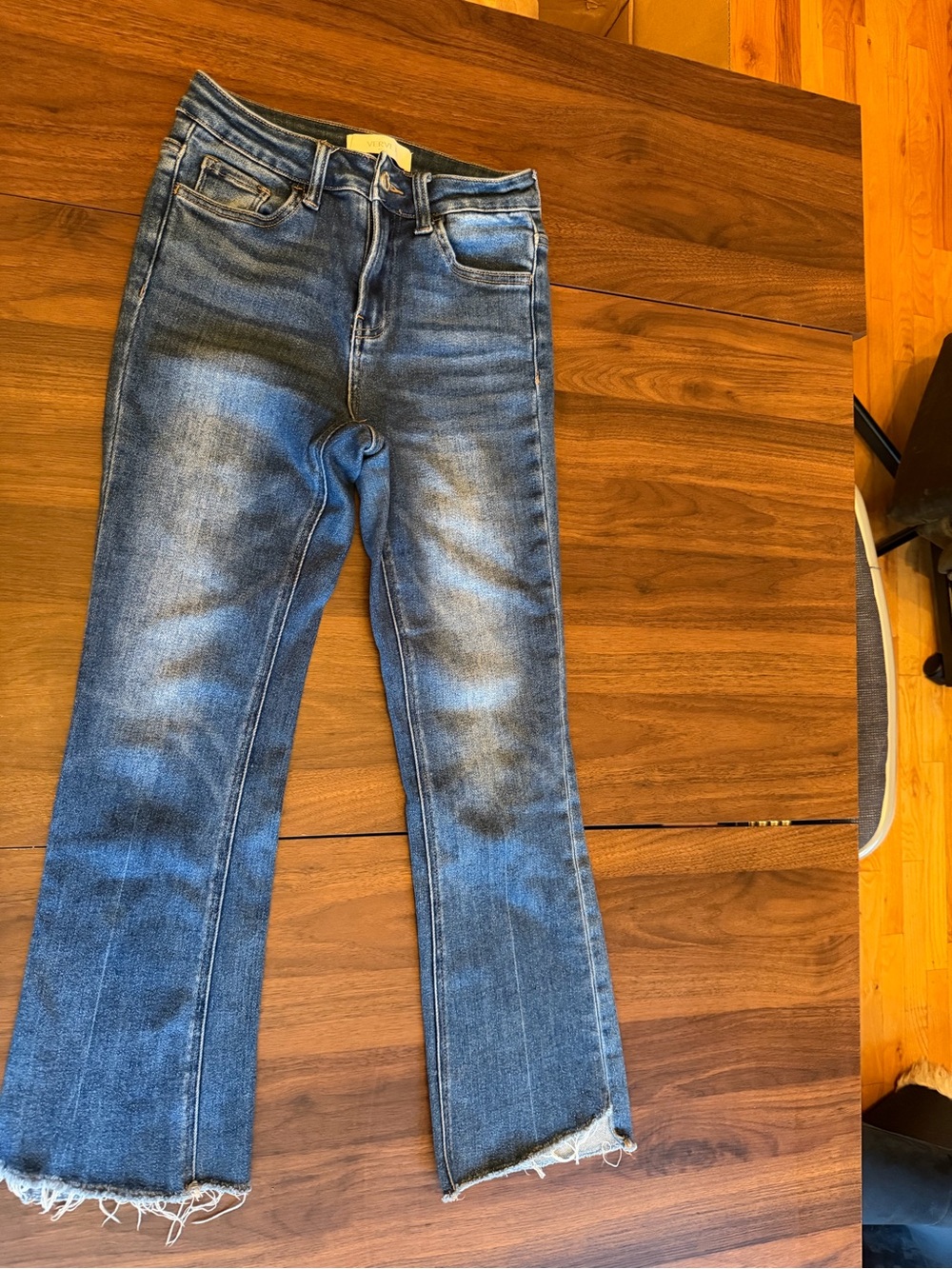 Cropped Ankle Straight Jeans in Mid Blue